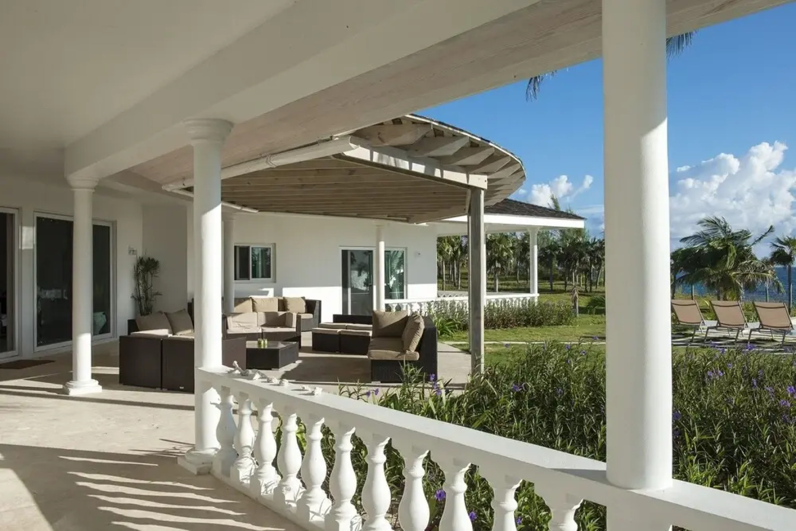 La Bougainvillea Estate 12 Bedroom Duplex