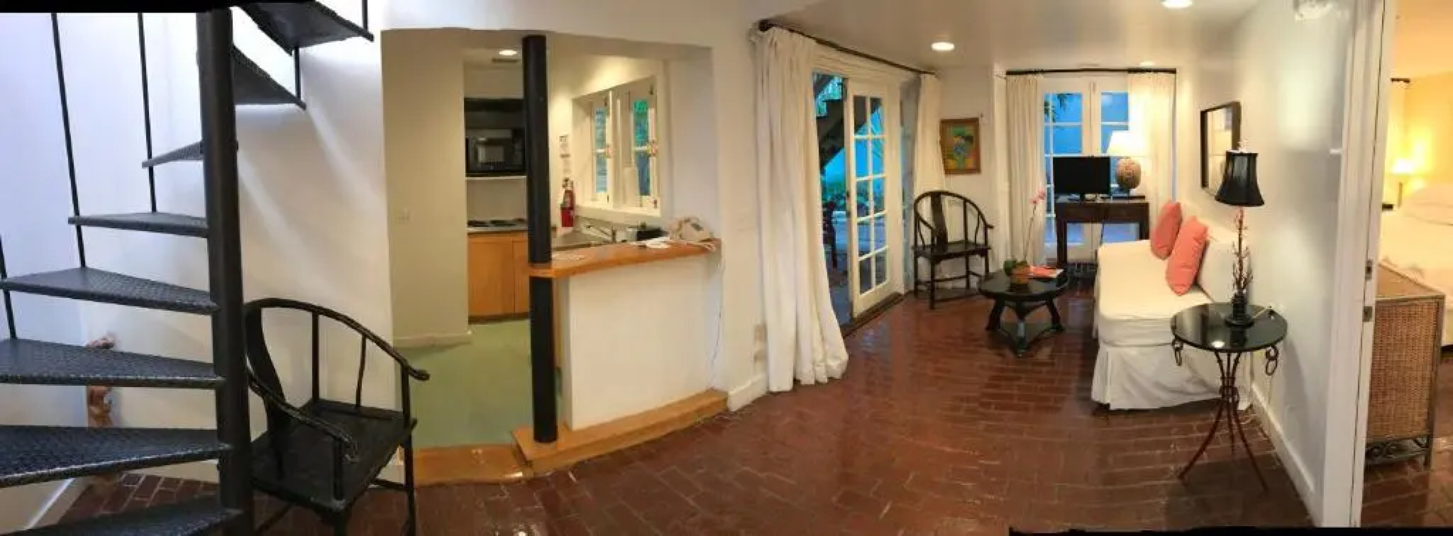 Simonton Court Historic Inn & Cottages