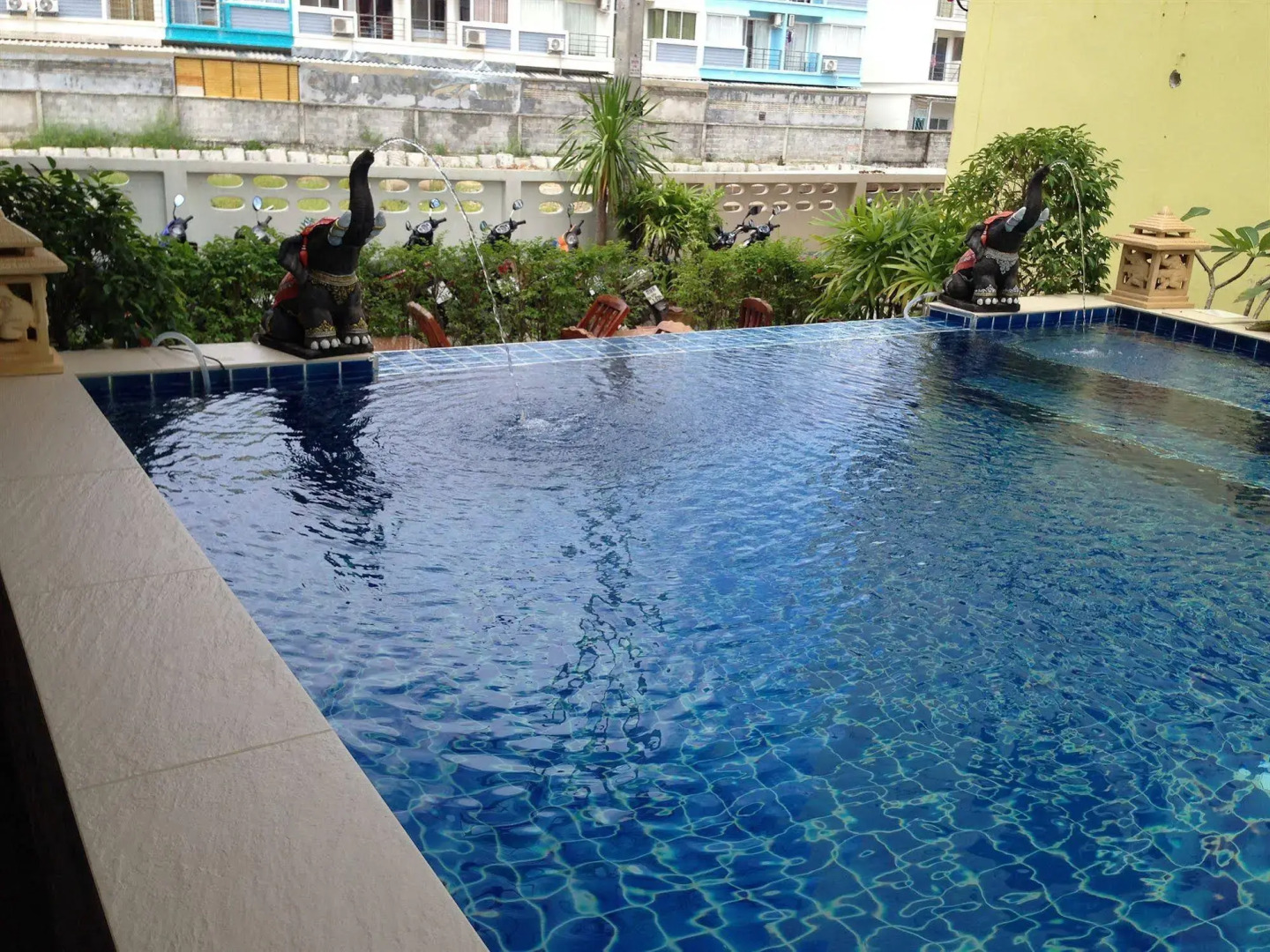 Green Harbor Hotel & Service Apartment