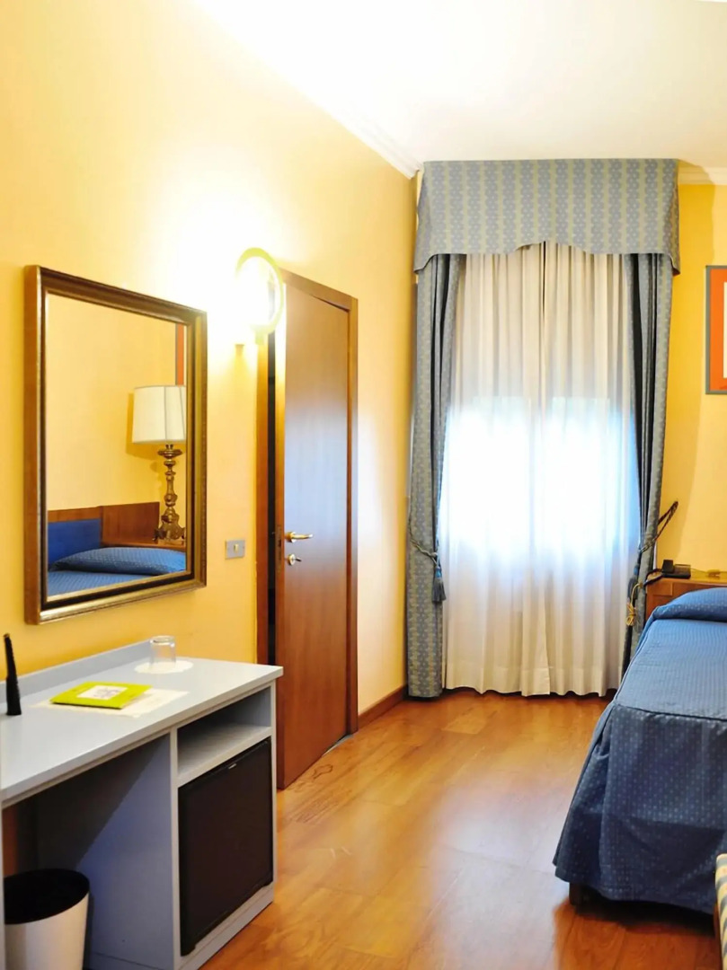 Отель San Guido Porta Volta