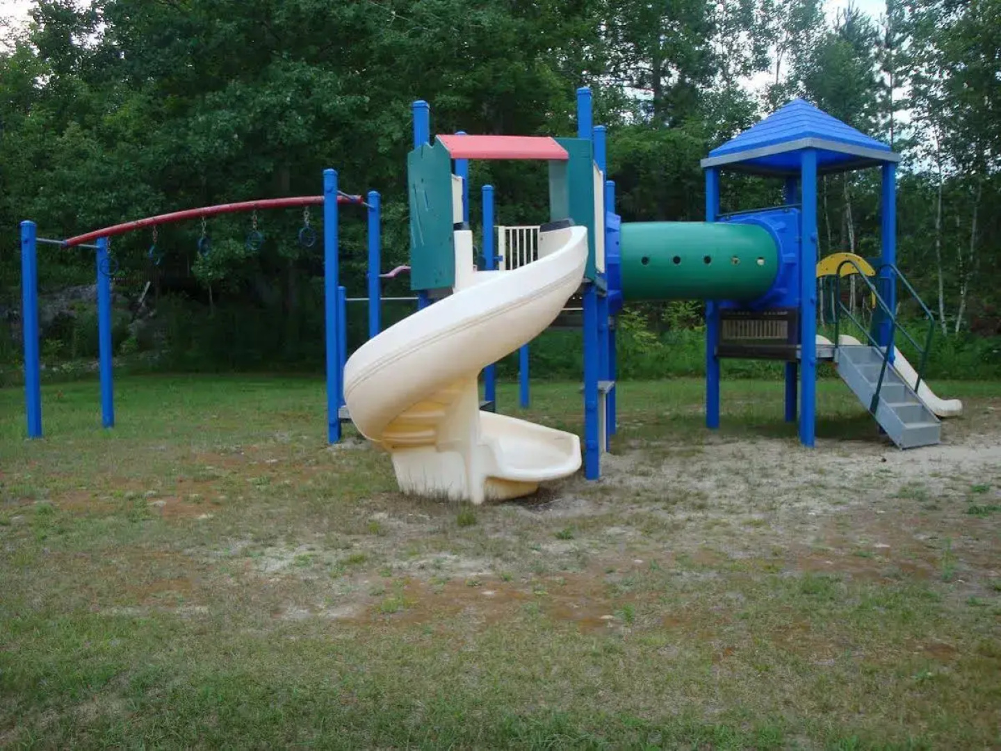 Jolly Roger Inn & Resort
