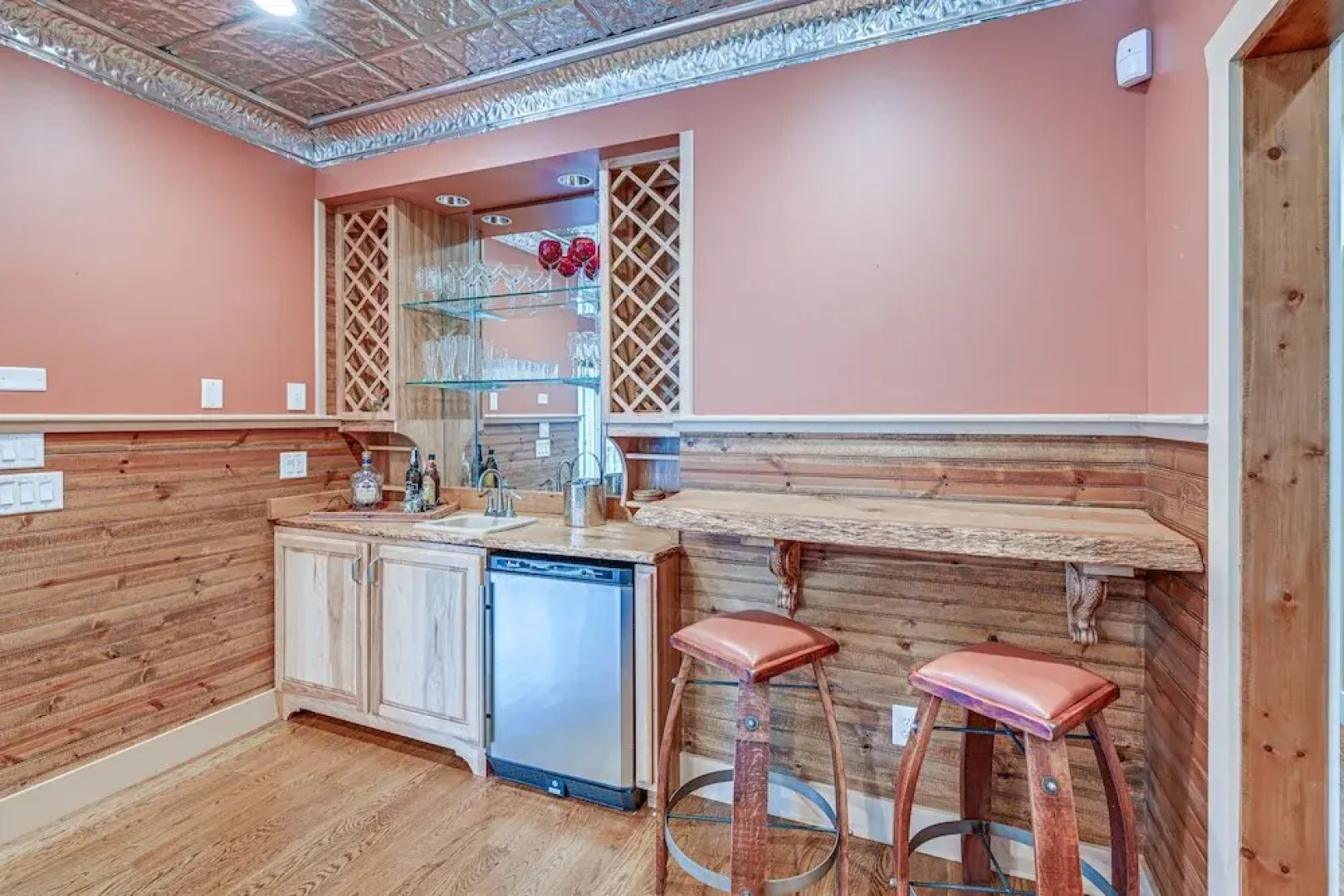 Mountain-view Georgia Cabin w/ 2 Decks