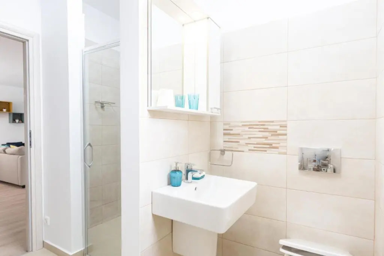 Sunny Olimp 3 ROOMS large apartment- by the sea