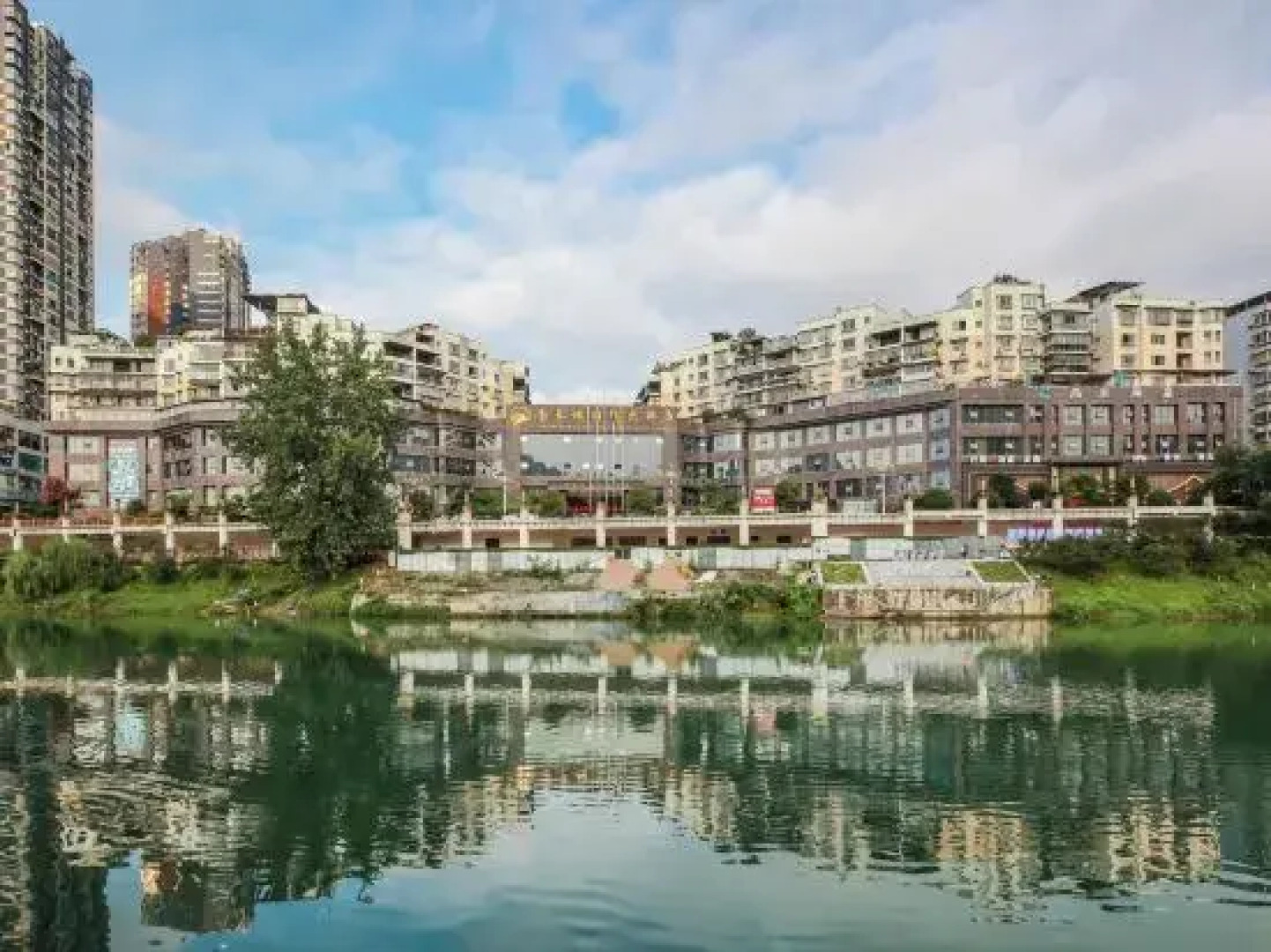 Jintan Square South Great Wall Hotel (Tongren Station Branch)