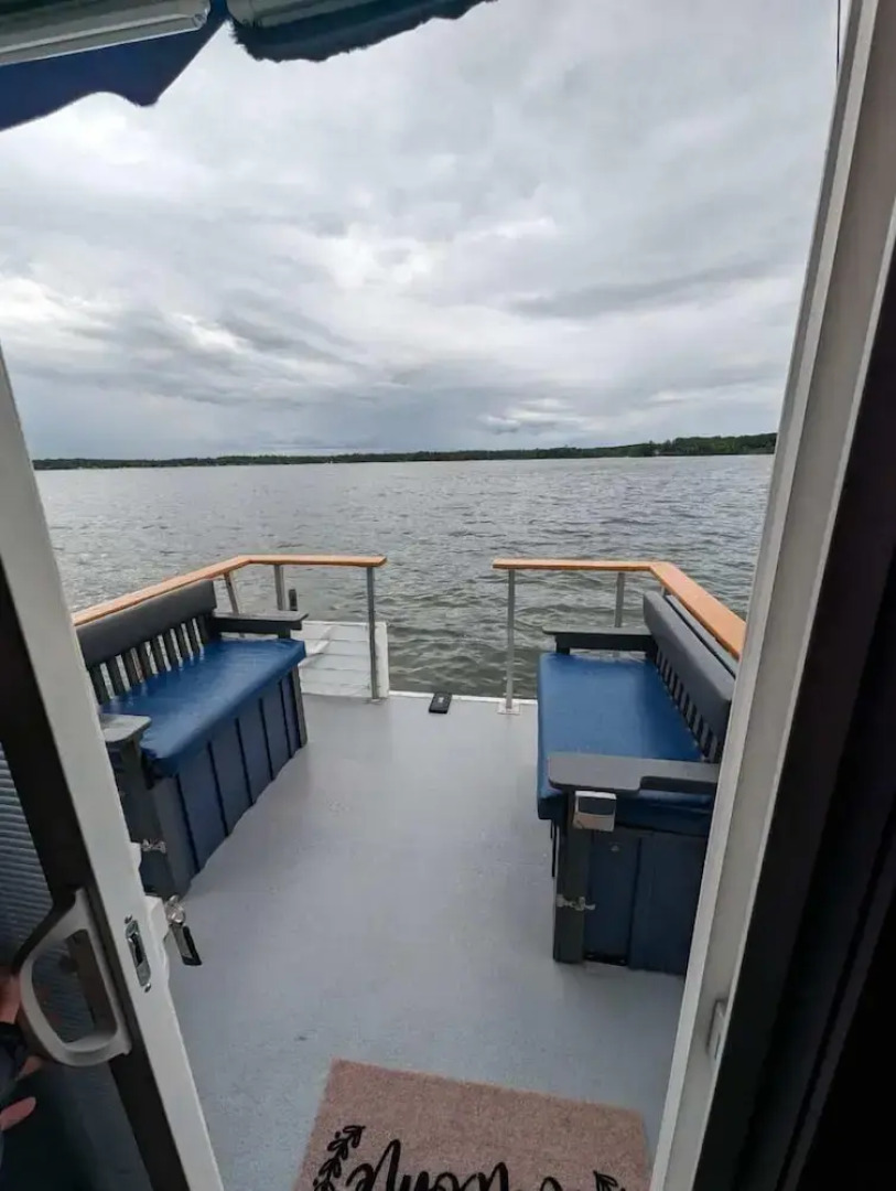 House Boat on Fife Lake