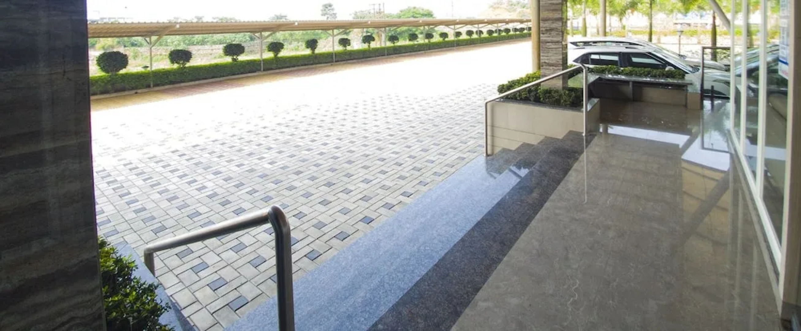 Hotel Grand Parivaar