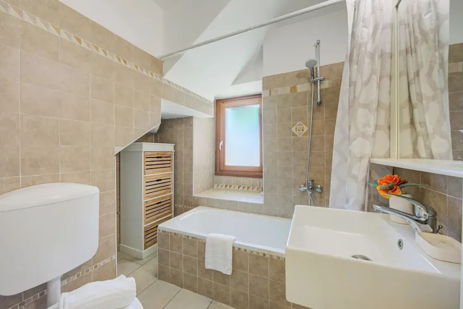 Brighty Rainbow House Garden