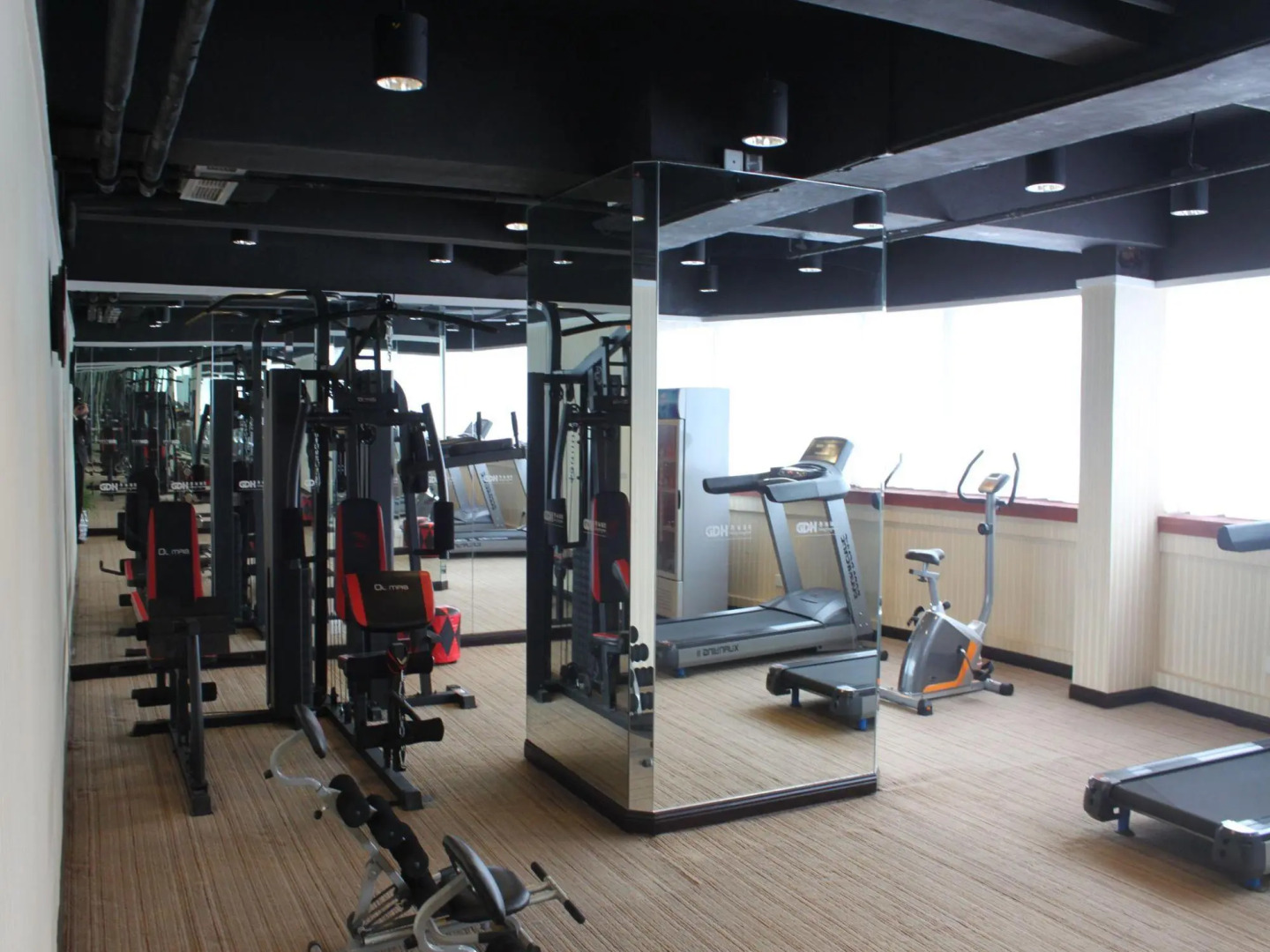 Zhengzhou Yuehai Hotel