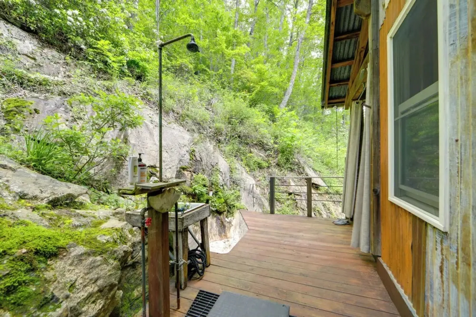 Waterfall Views - 'blue Ghost' Cabin in Cullowhee!