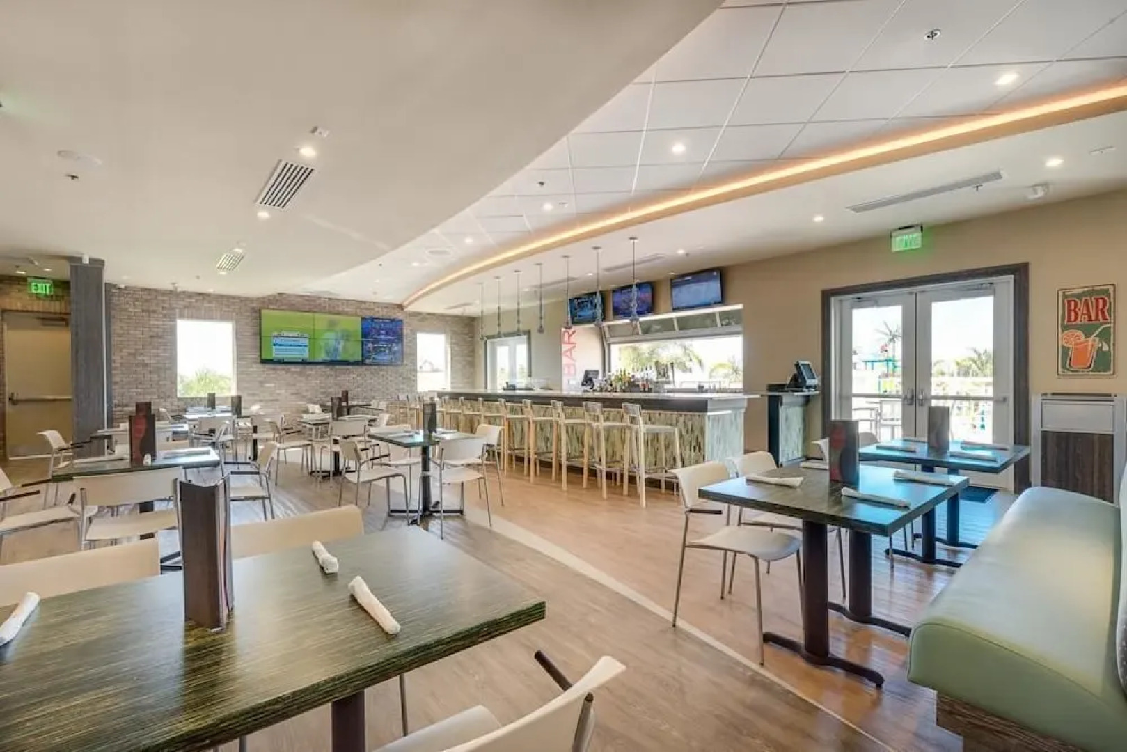 Reunion Magic 5 Bedroom Home with Private Pool and Spa