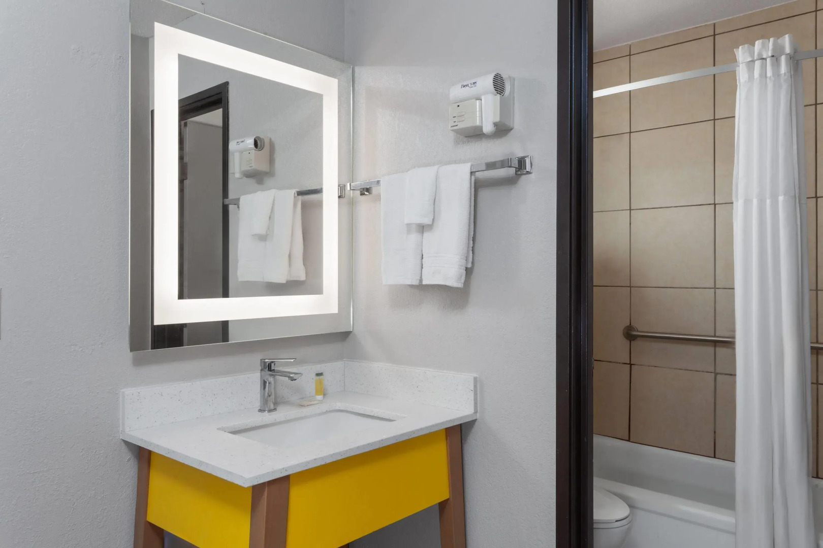 Days Inn by Wyndham Mason City