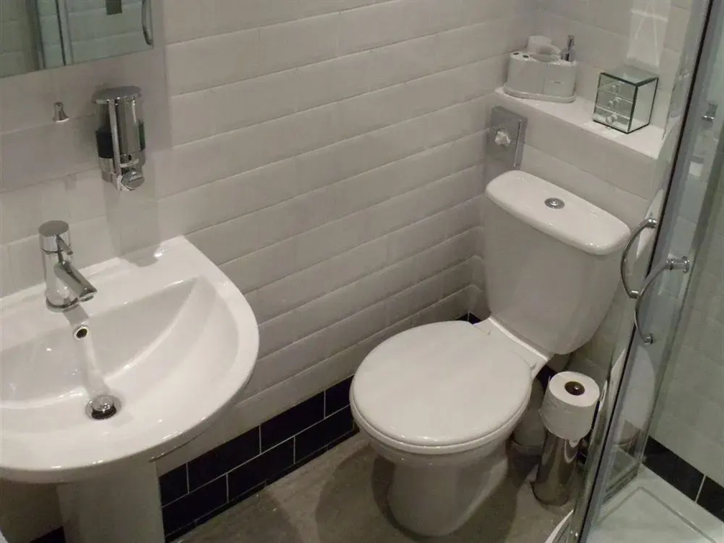 Number 46 Rooms and Apartments