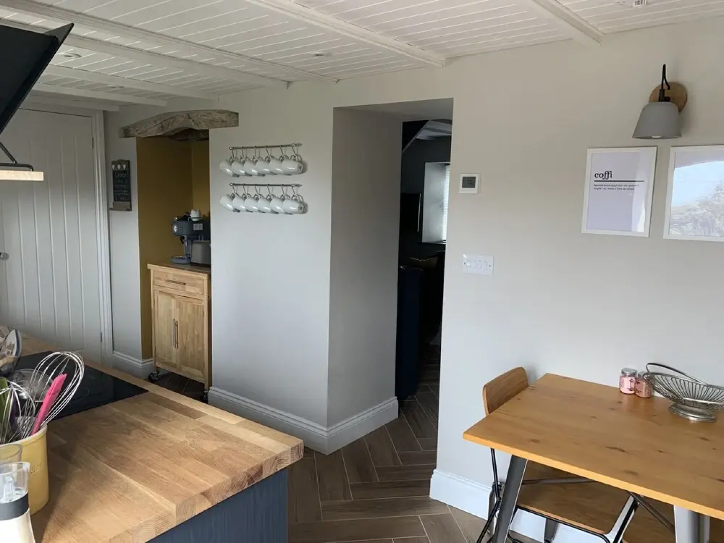 Min-Y-Fford, 19th century cottage, sleeps 8
