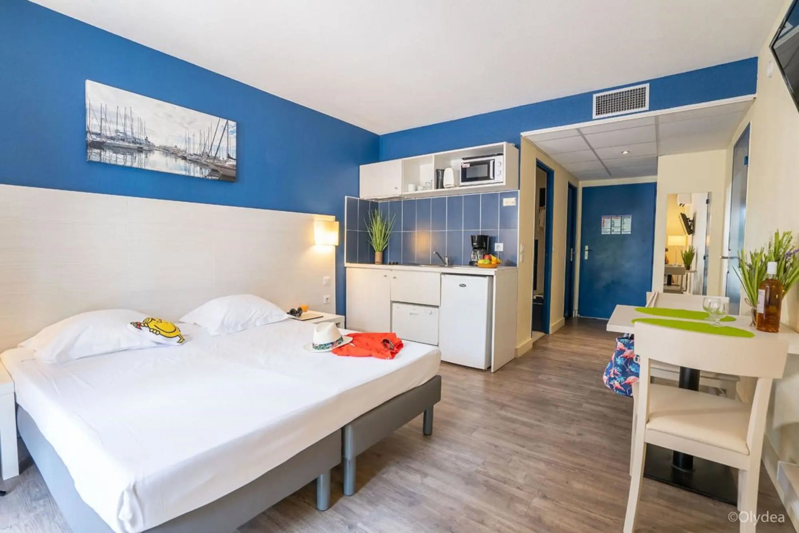 Adonis Arles by Olydea