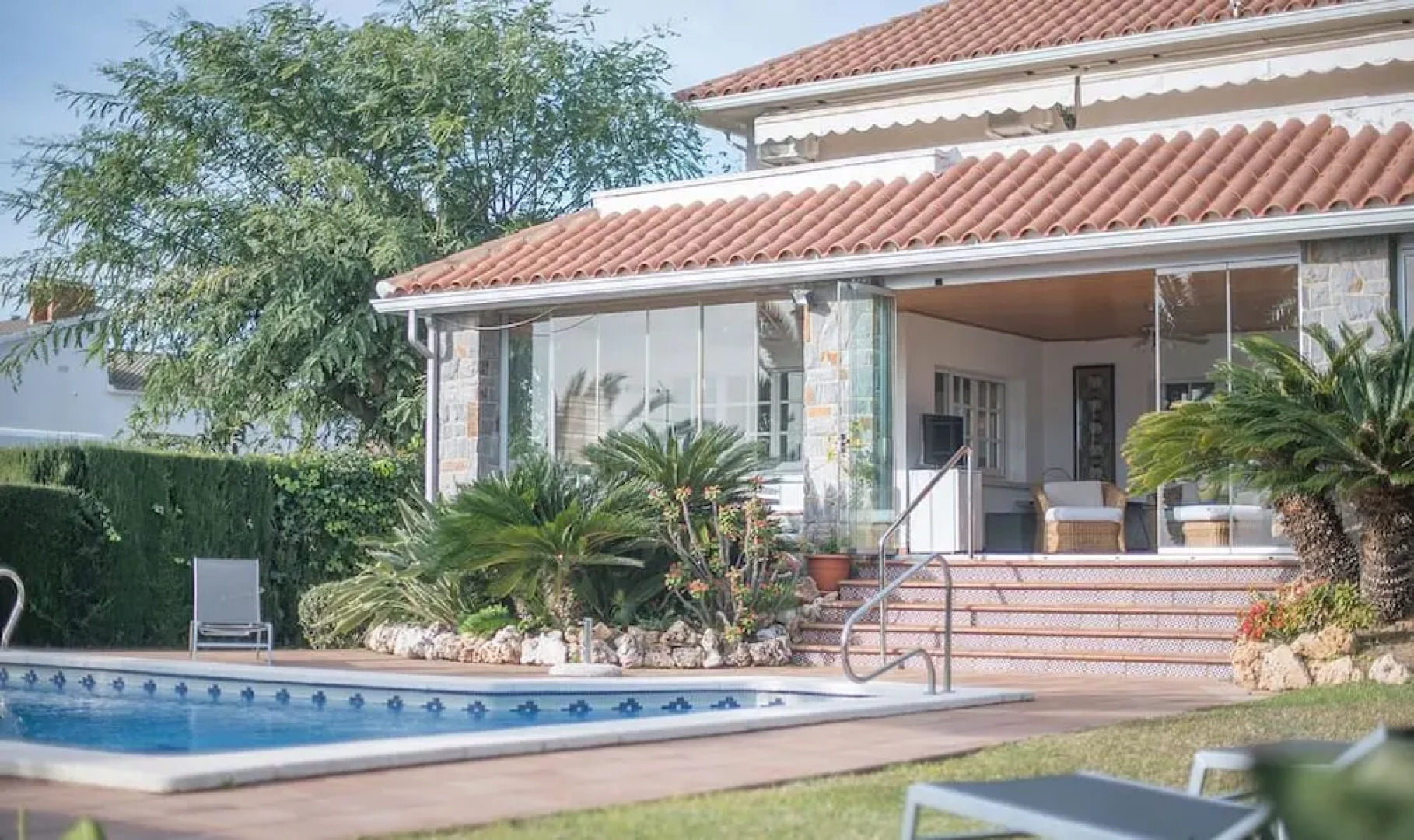 Gallery Villa 650M from the Beach (R81)