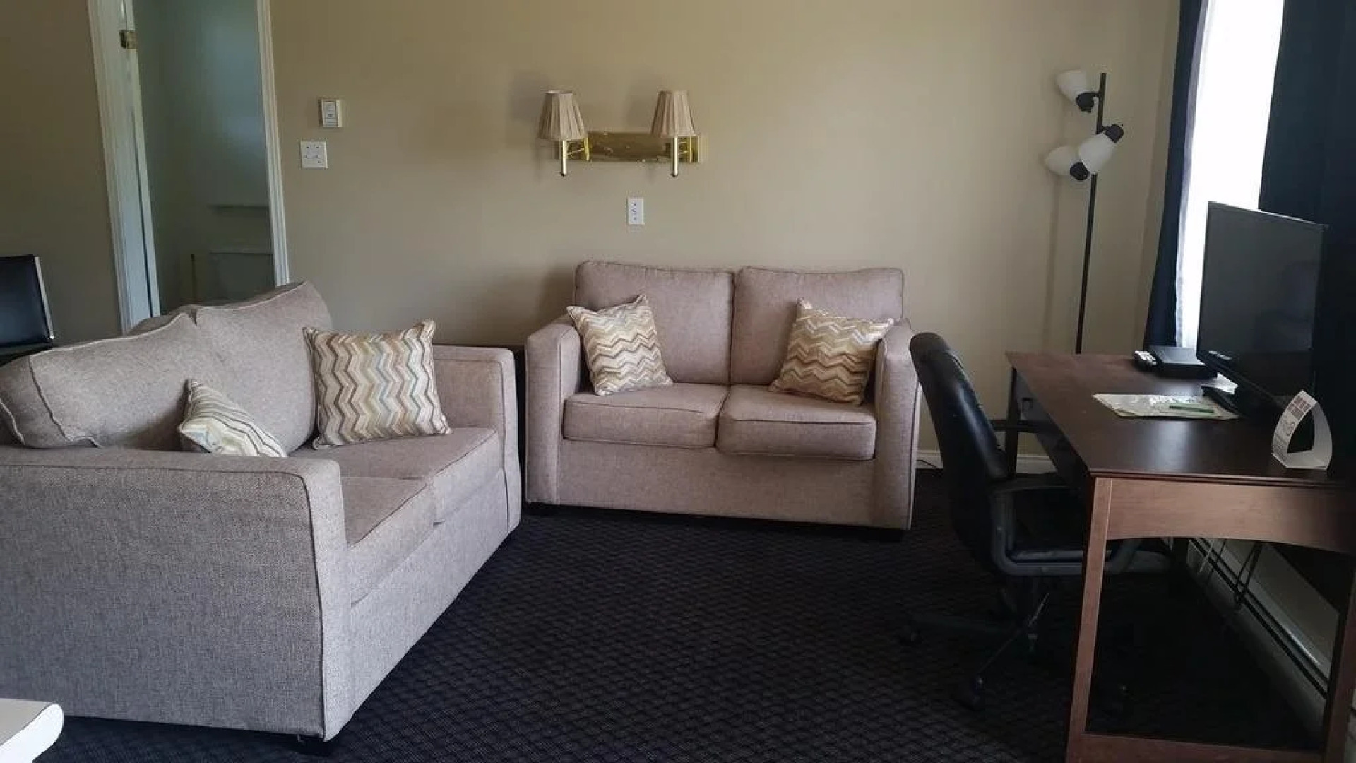 Middleton Motel & Suites