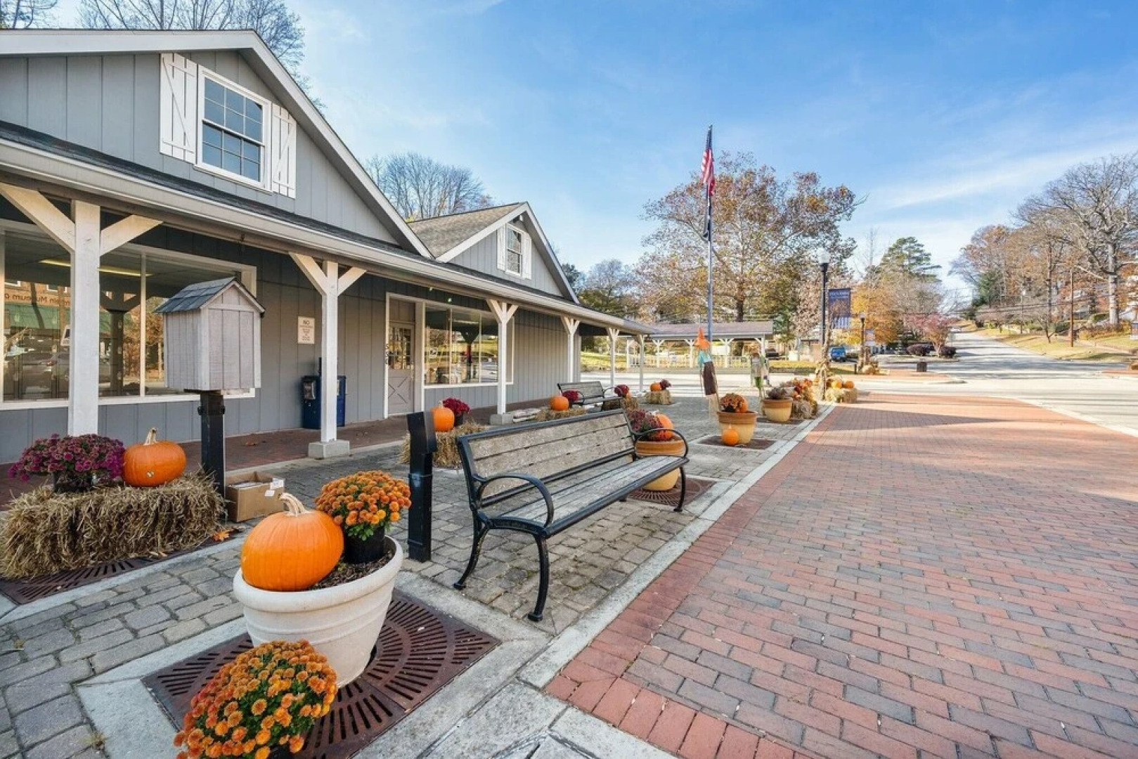 The Holly House In Downtown Demorest 2 Bedroom Home by Redawning