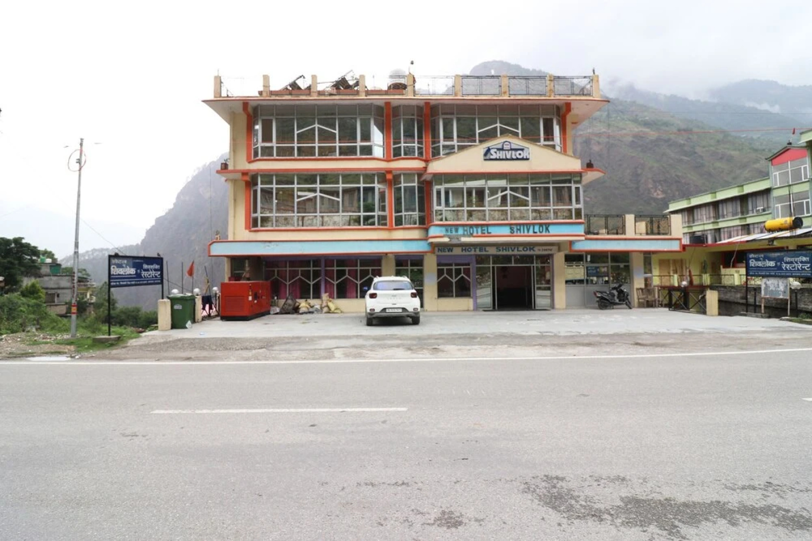 Oyo 44250 New Hotel Shivlok