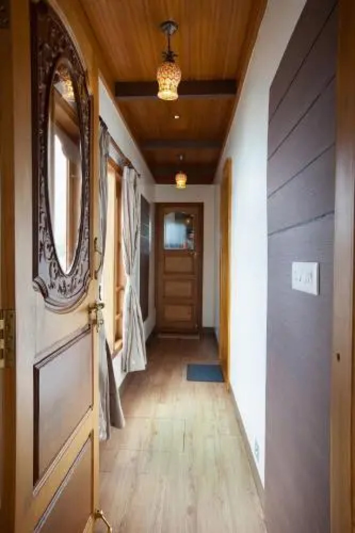 Abad Premium House Boat