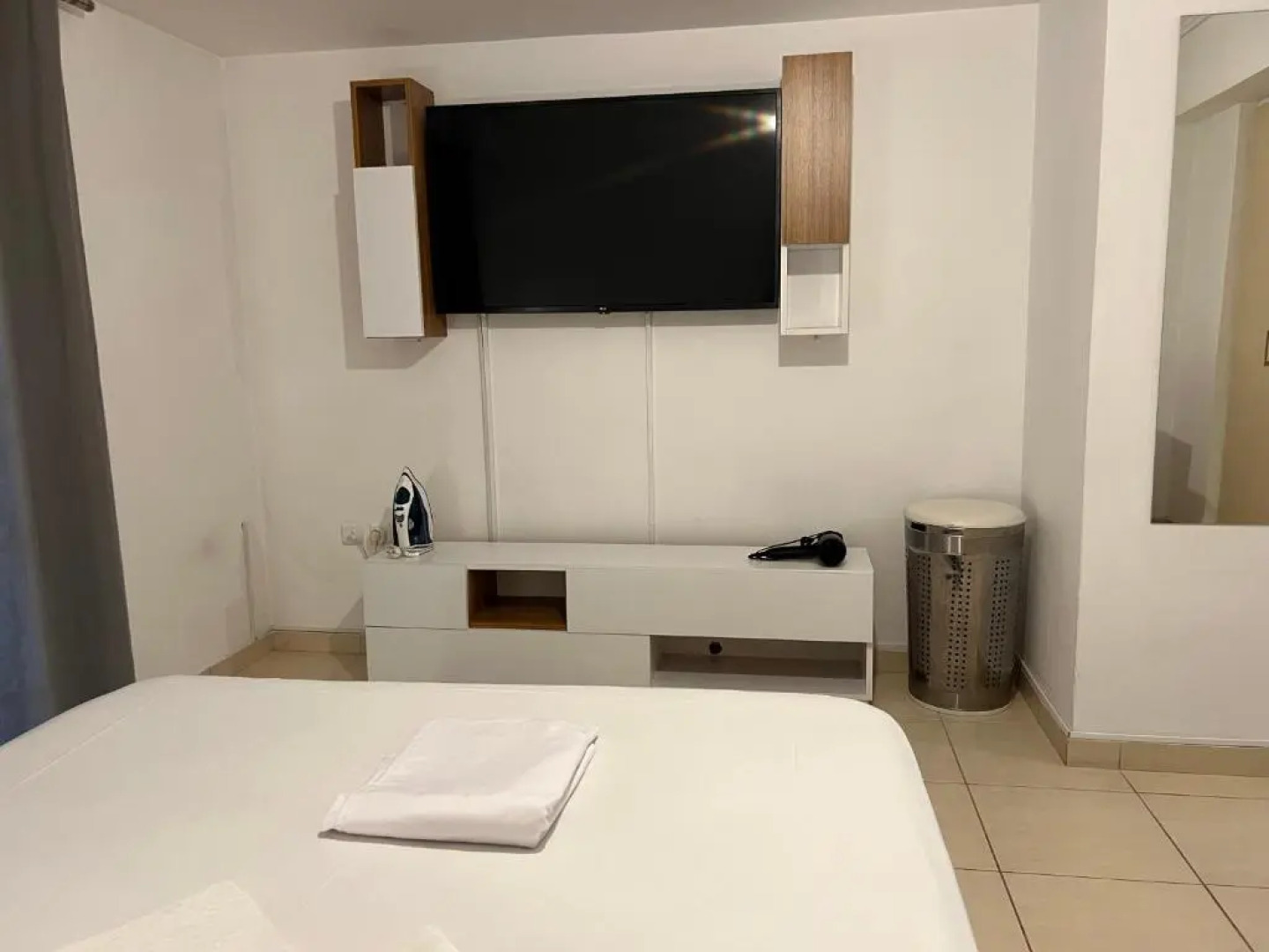 Luxury studio with SPA close to athens airport