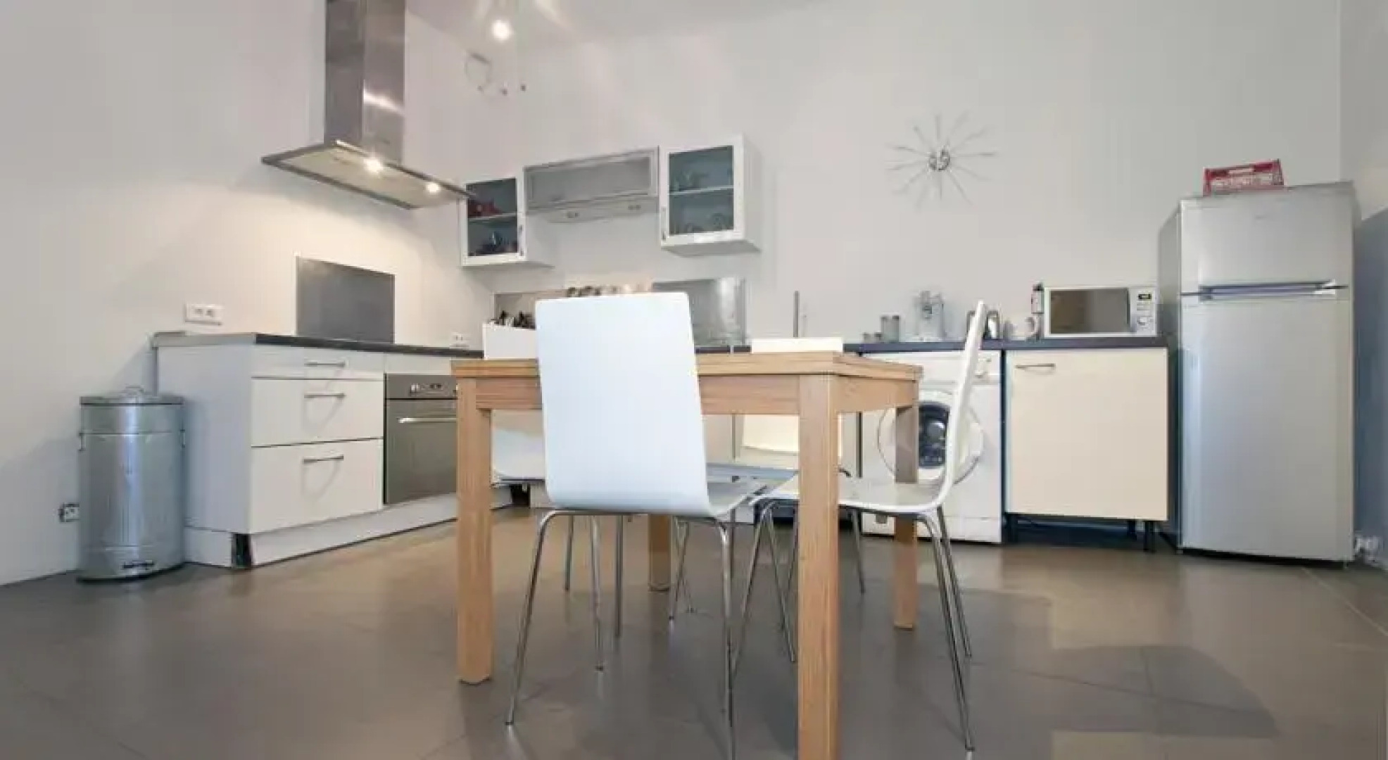 Maison Arlésienne Idéalement Située