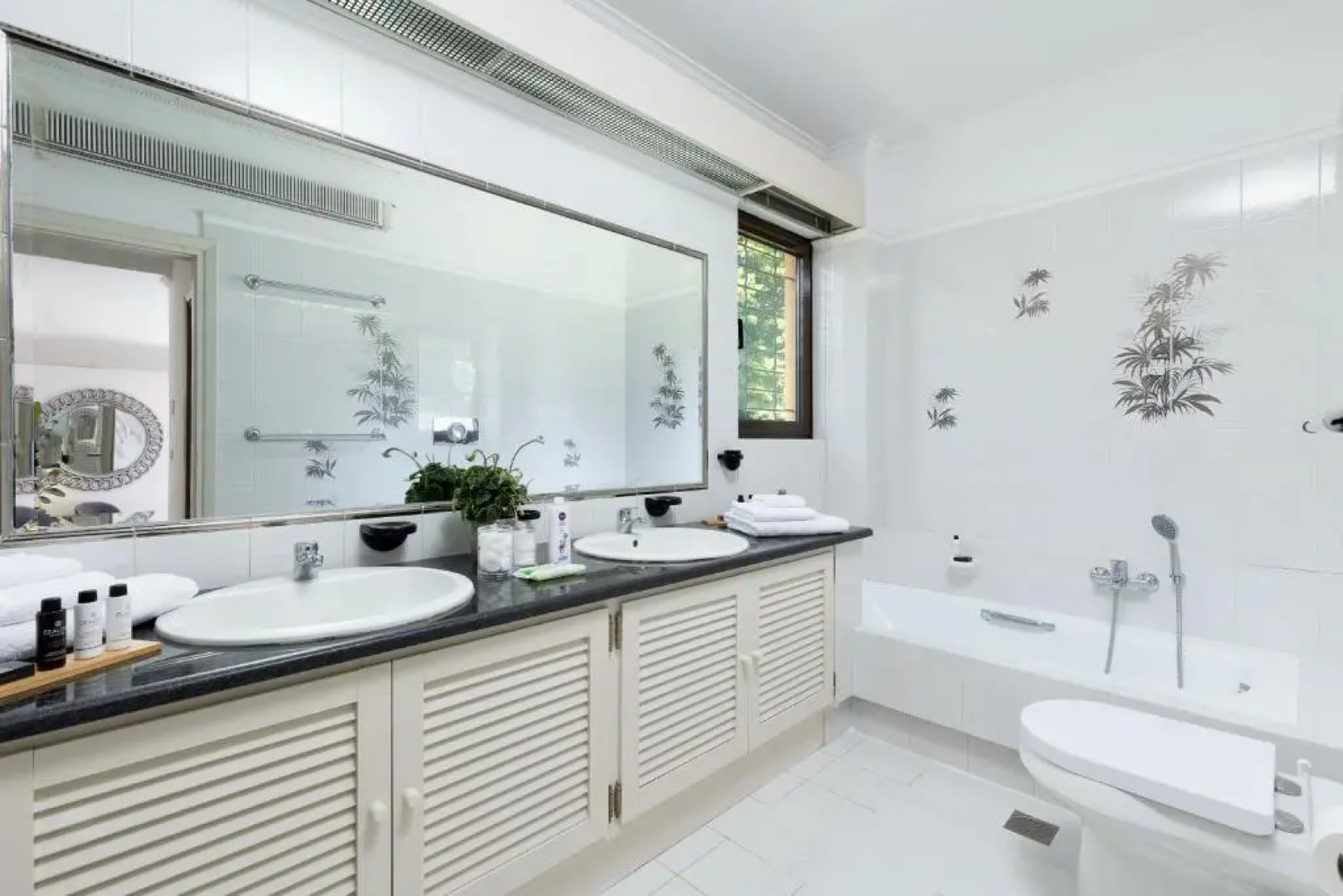 ELVIS Corfu, an extraordinary, eccentric & high-end -multiple- family Villa