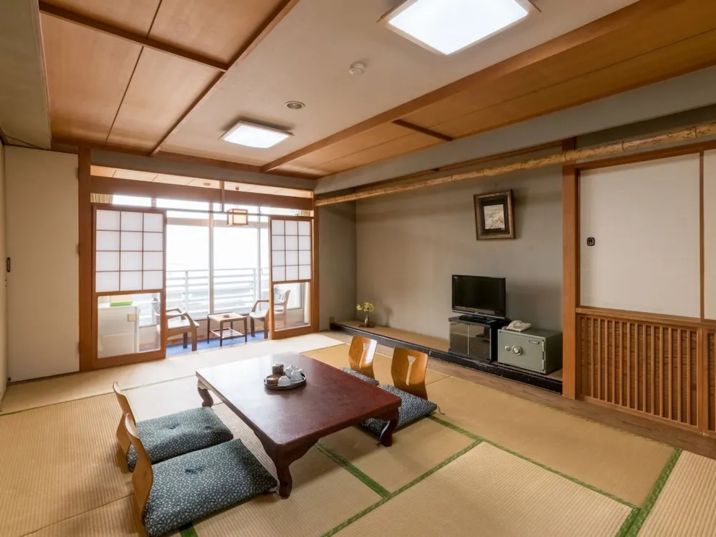 Tabist Marutora Bekkan Nishio Kira