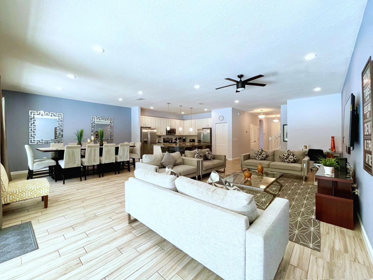 Huge10Bd Spa Gm Pool Solterra-5252OA, Davenport, US