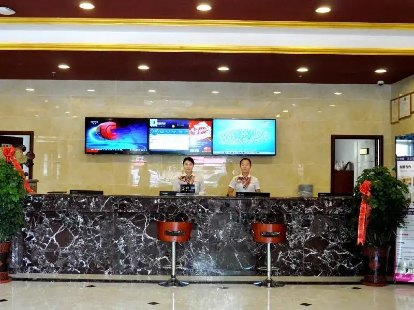 GreenTree Alliance Tacheng Wenqin Road Left Bank Of Sunshine Hotel