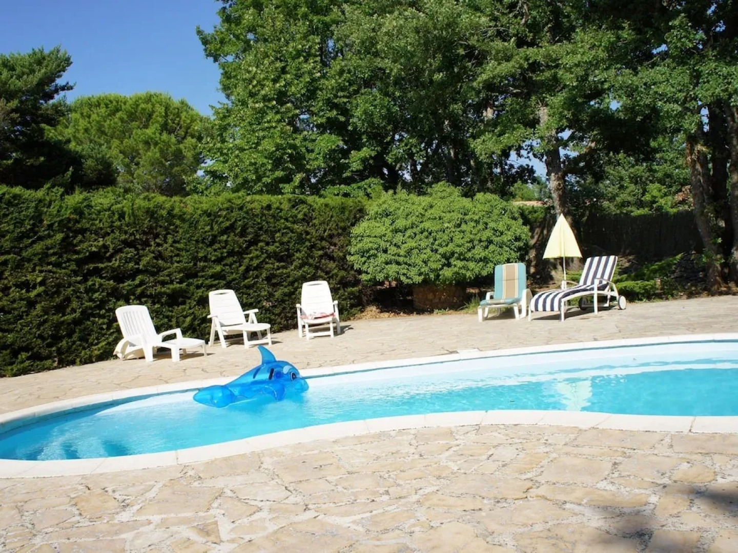 Charming Holiday Home in Régusse, Provence With Terrace