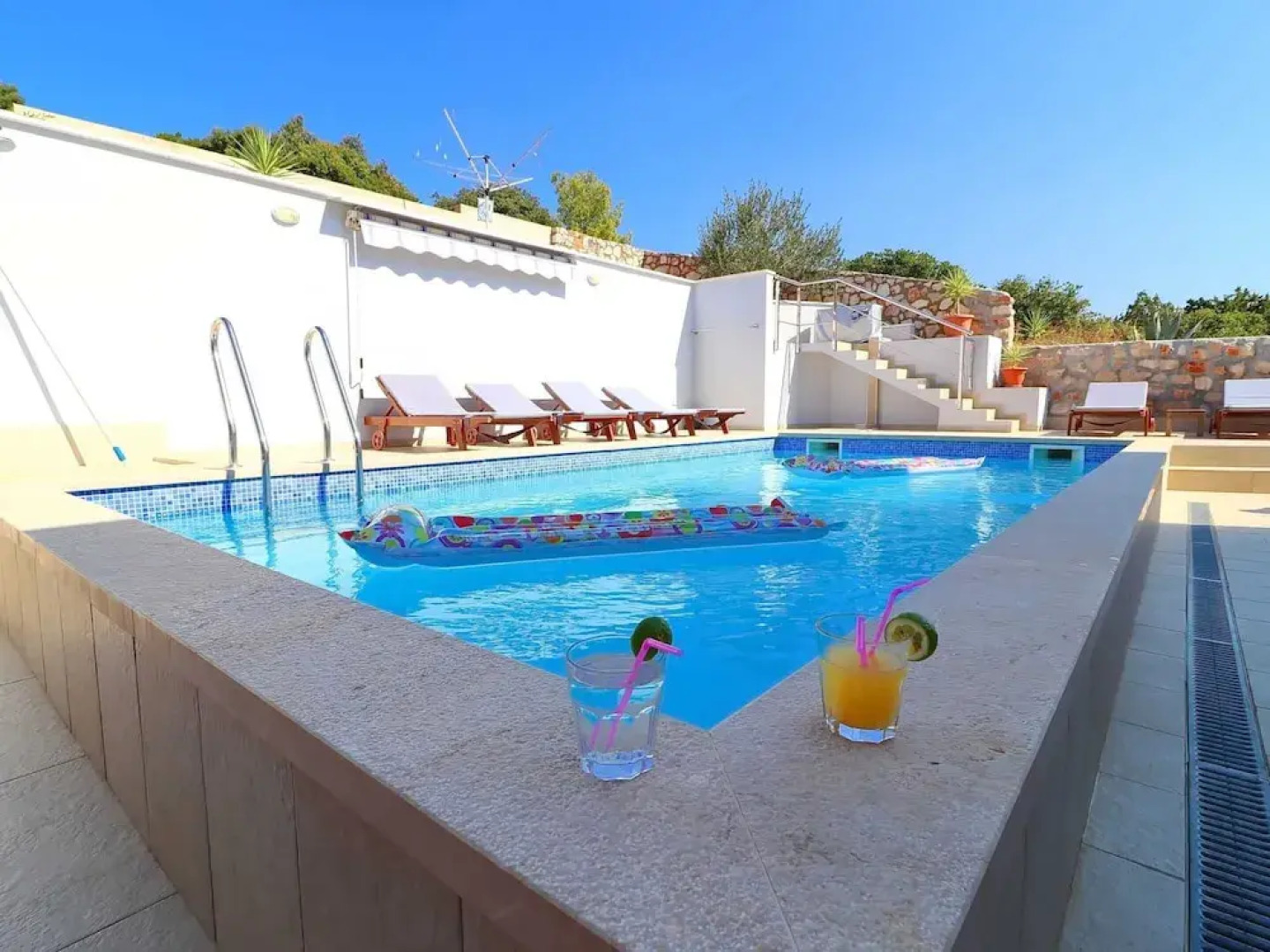 Sea View Villa in Cara