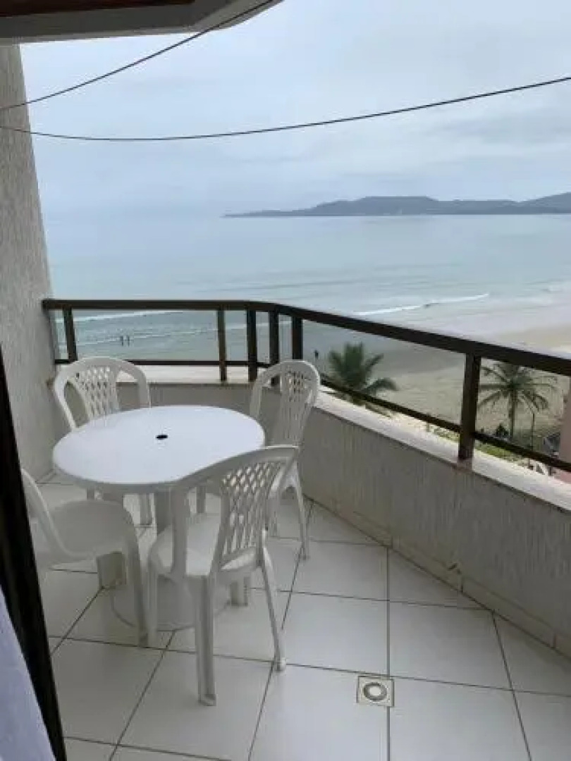 Cobertura frente ao mar Meia Praia -Itapema -SC