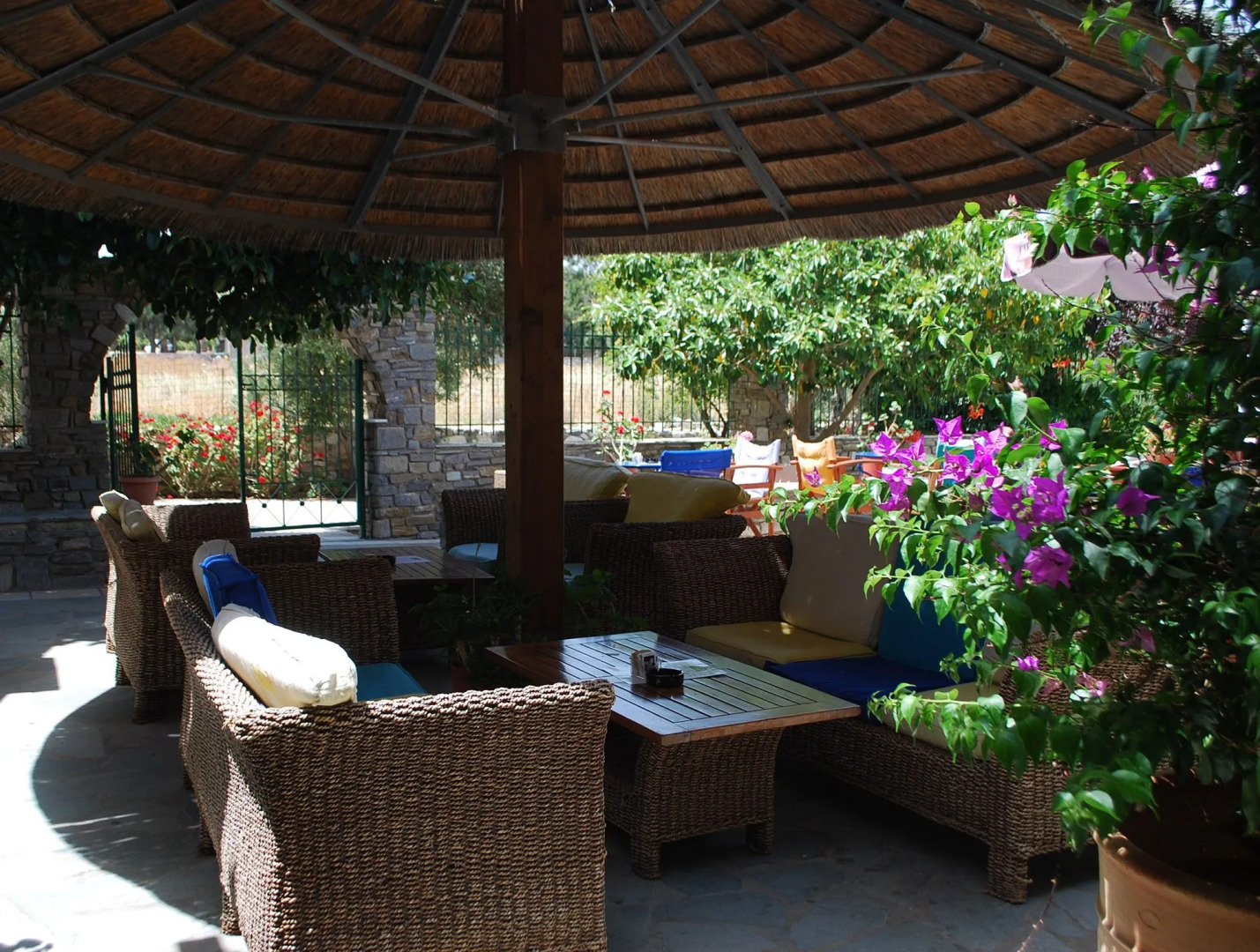 Sirocos Rooms And Studios