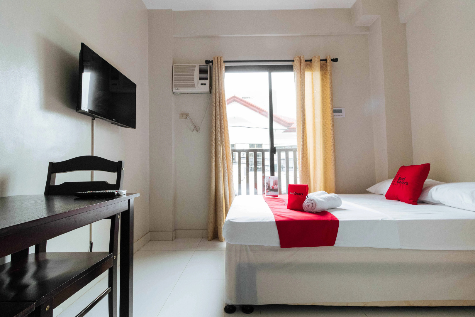 RedDoorz near NAIA Terminal 1