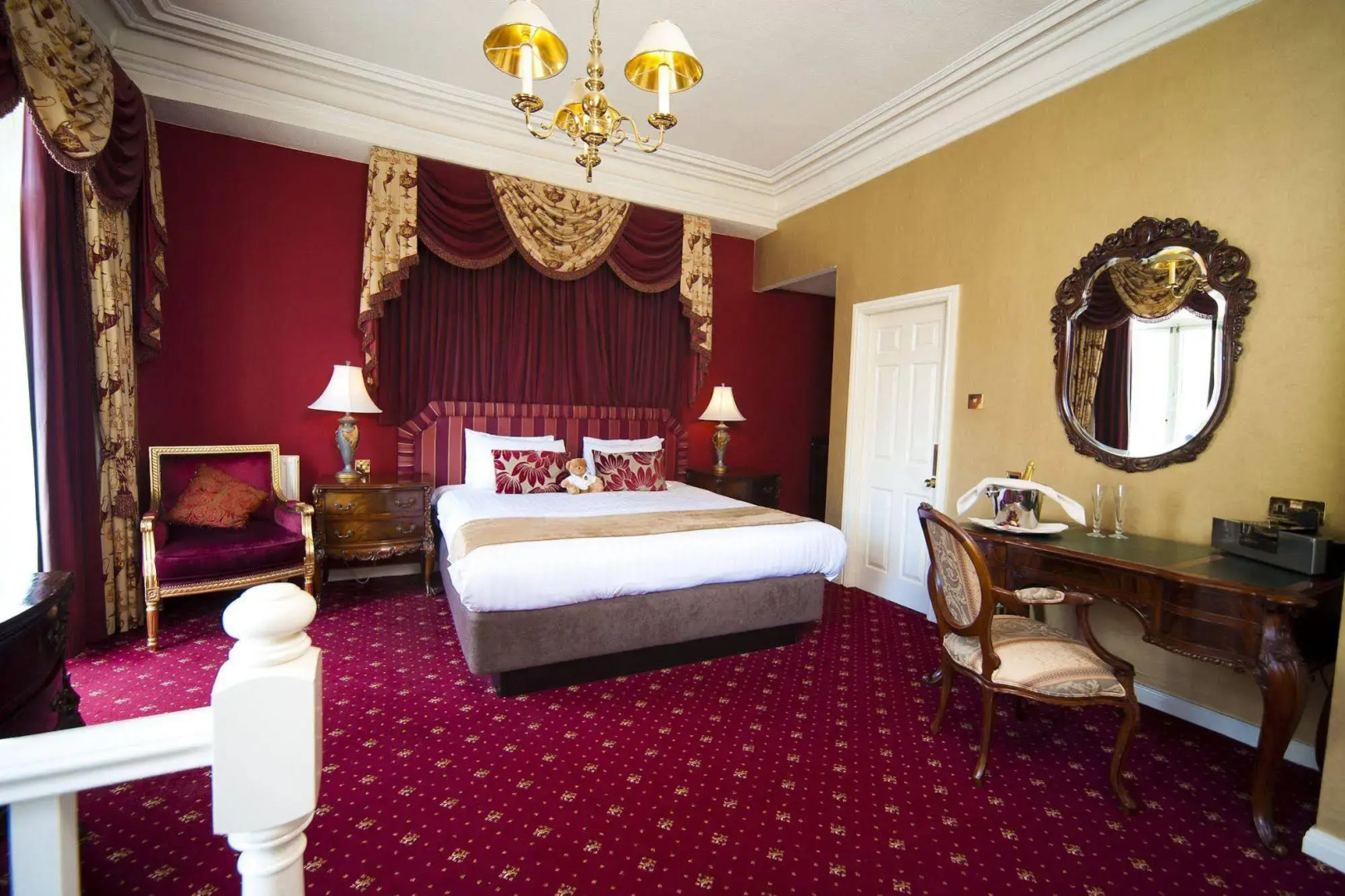 The Queen at Chester Hotel, BW Premier Collection