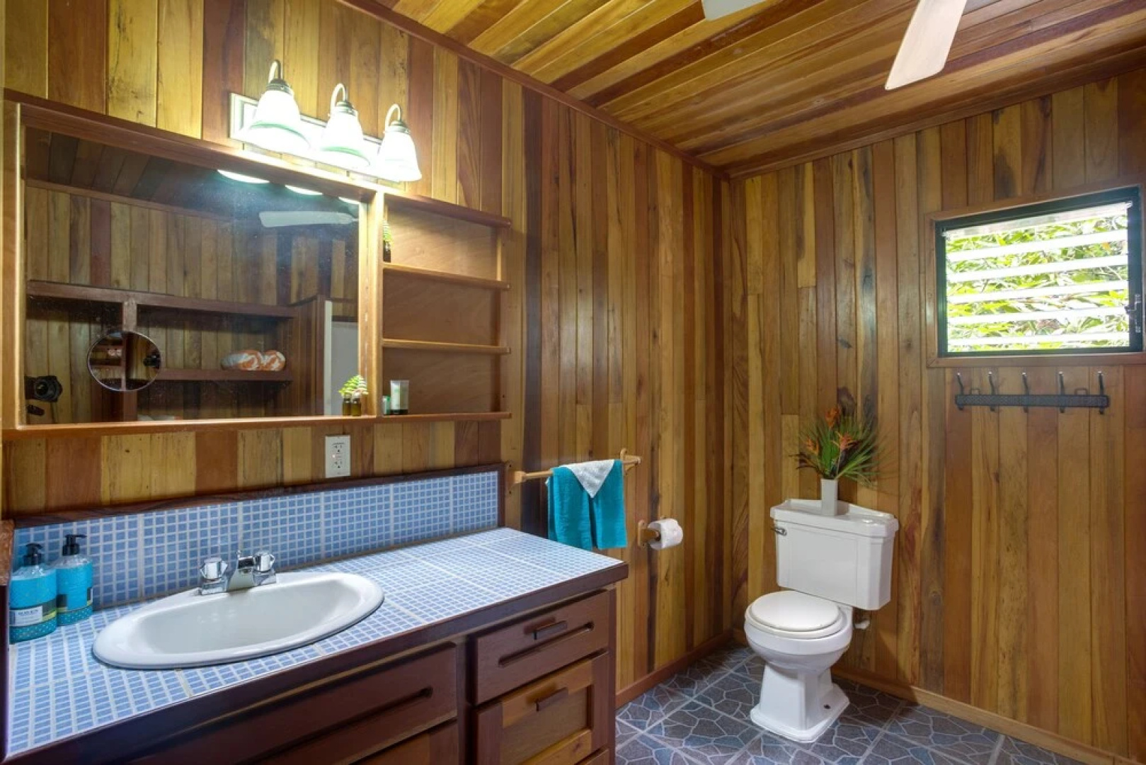 Driftwood Gardens Guesthouse