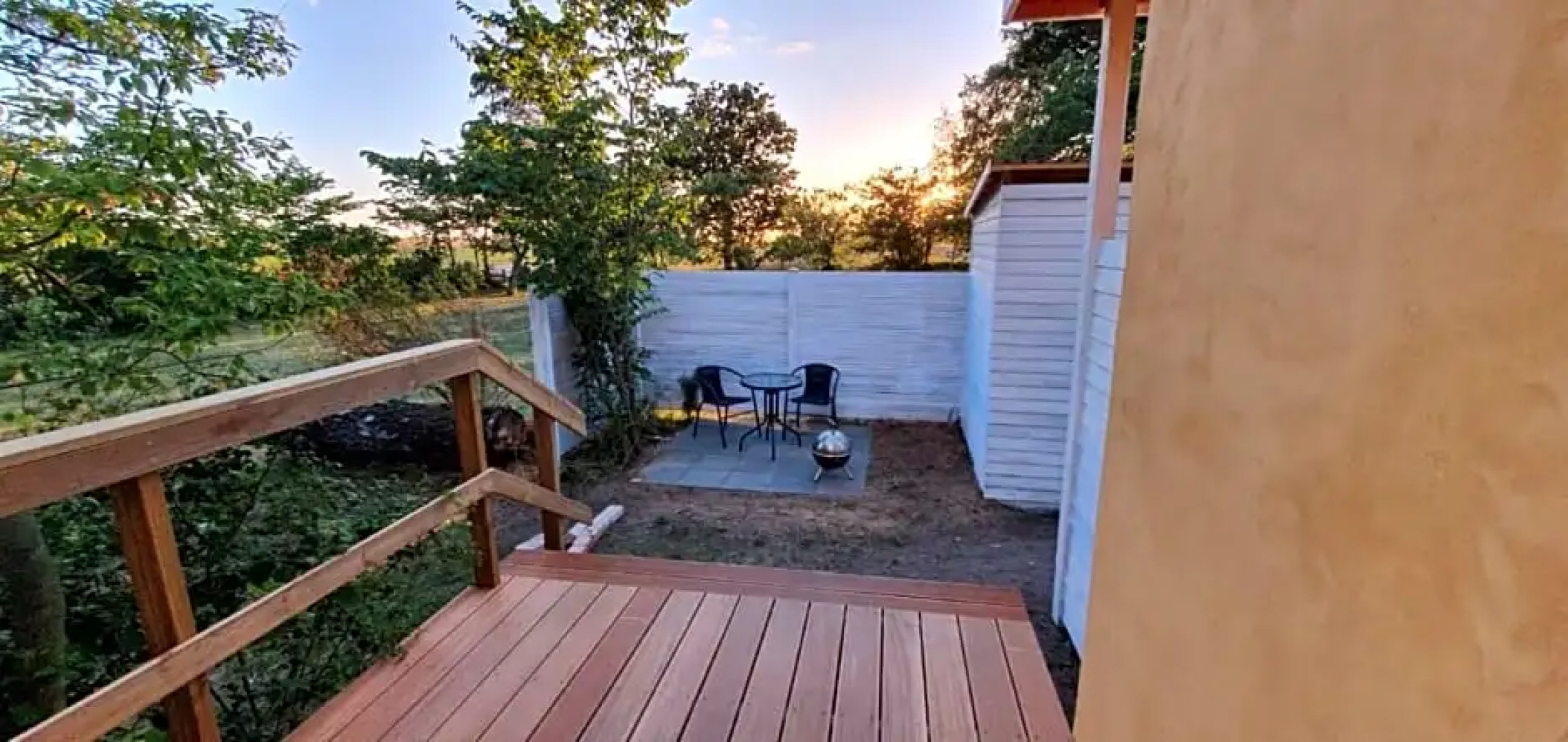 The Cherry Apartment - 'Den Gule Svane' Guest House near Rønne & Beach