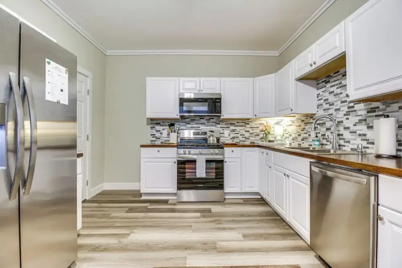 2 Mi to Dtwn Cincinnati: Home w/ Fenced Yard!