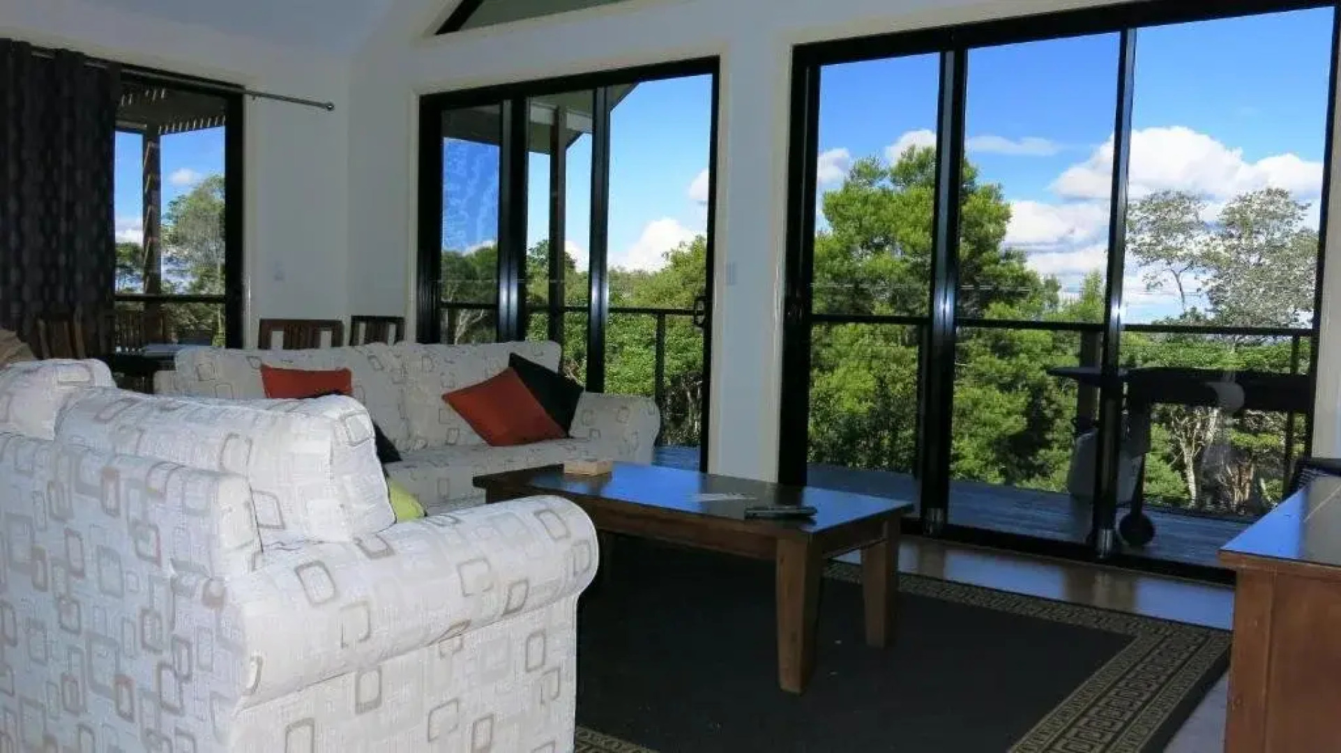 Ravensbourne Escape- Quingilli