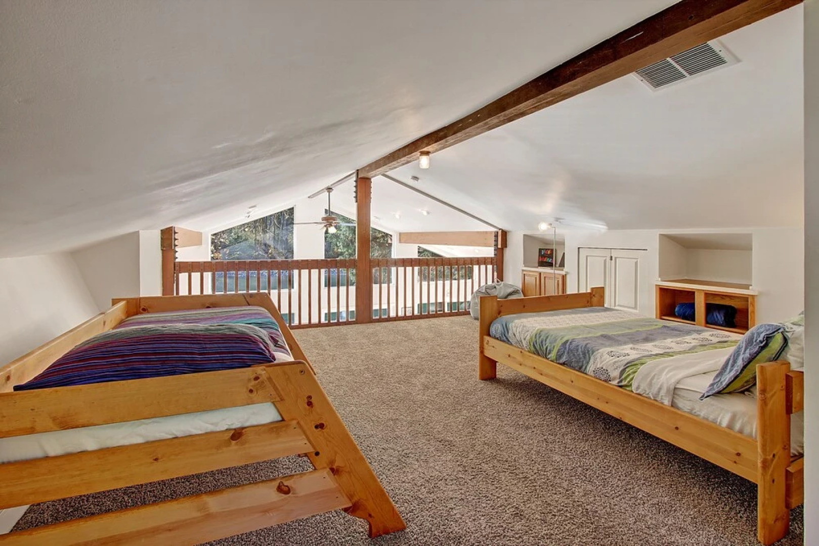 Baring Bend Lodge - Three Bedroom Cabin with Hot Tub