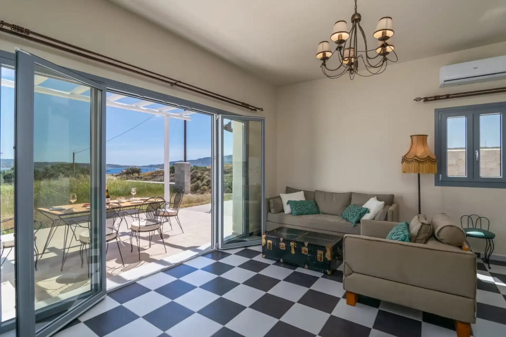 Harites Home Apartments Adamas