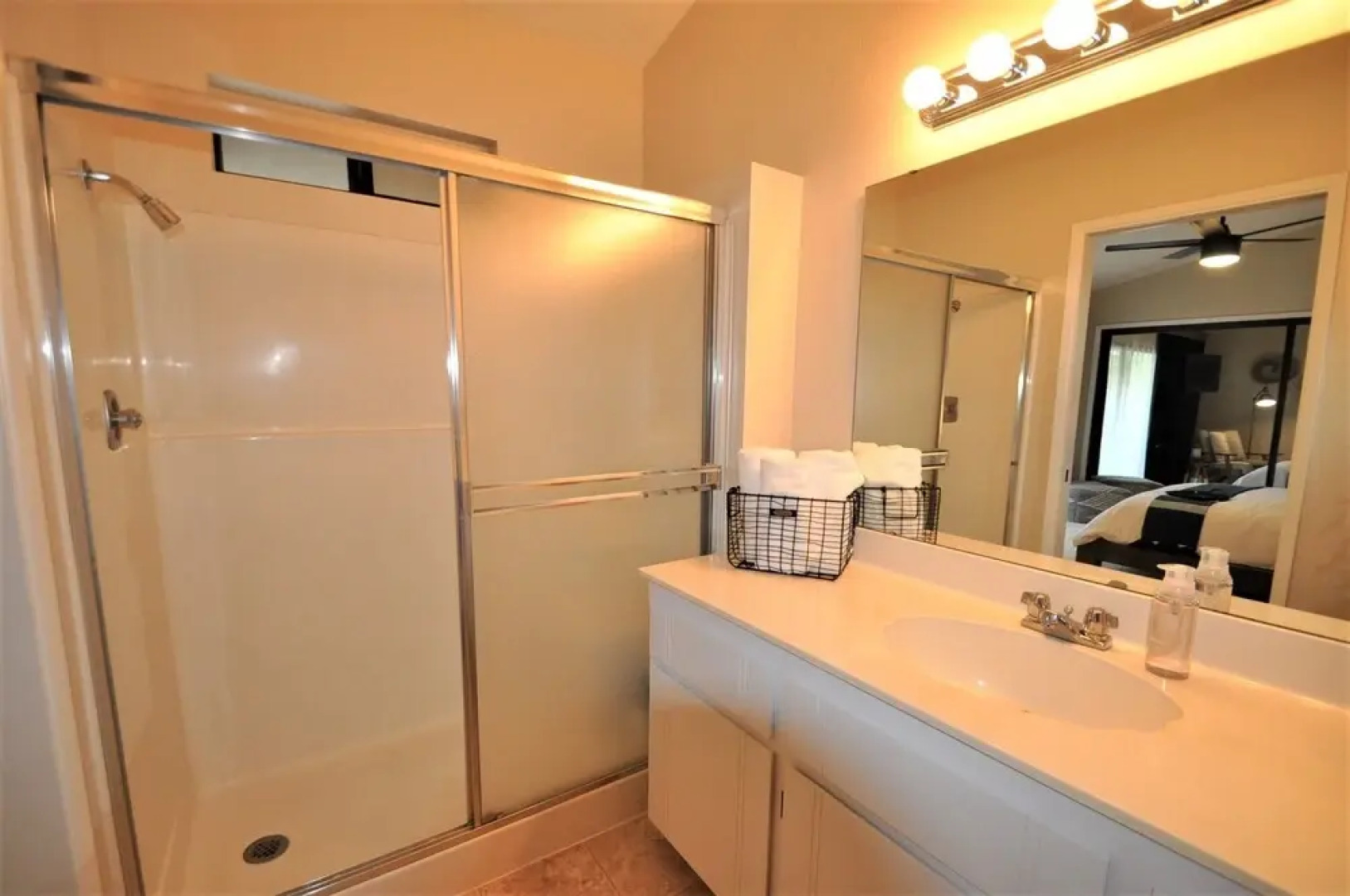 Gnome and Creek Condo - Two Master Suites for a Perfect Couples Yosemite Getaway by Yosemite Region Resorts