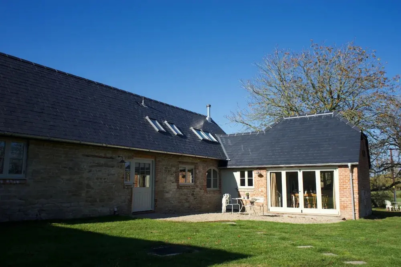 Classic Cotswolds Getaway in Radcot