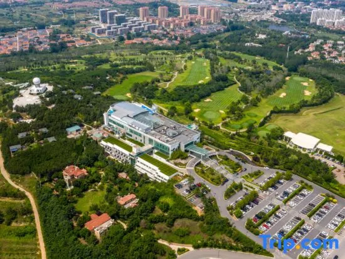 Qingdao Tiantai Mountain le'ai Hot Spring Art Hotel