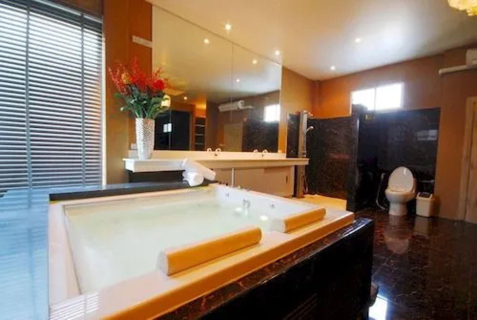 Aria Lake and Golf Villa