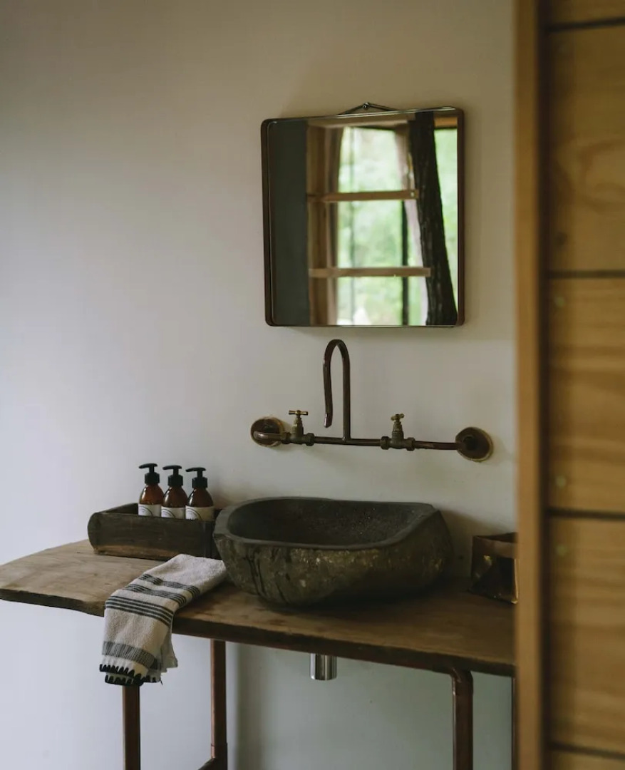 Coco Barn Wood Lodge