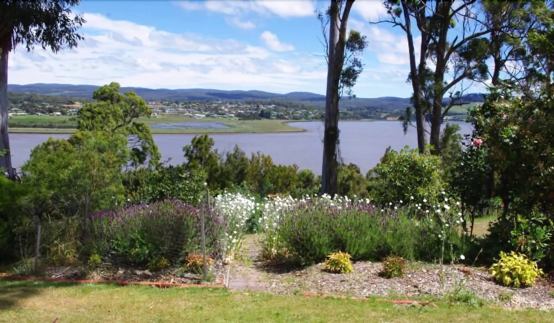 The River House Launceston Tamar Valley