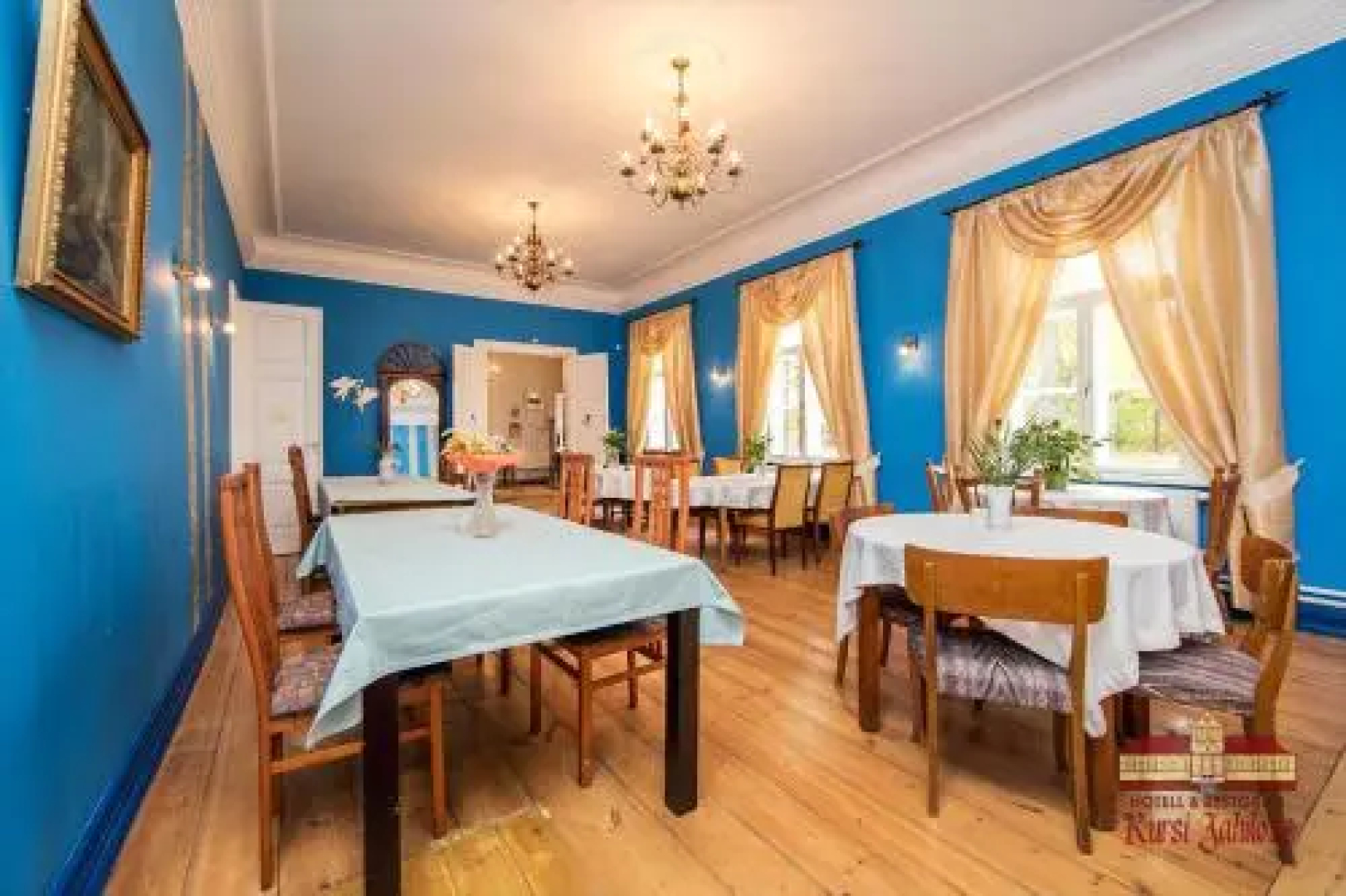 Kursi Hunting Manor