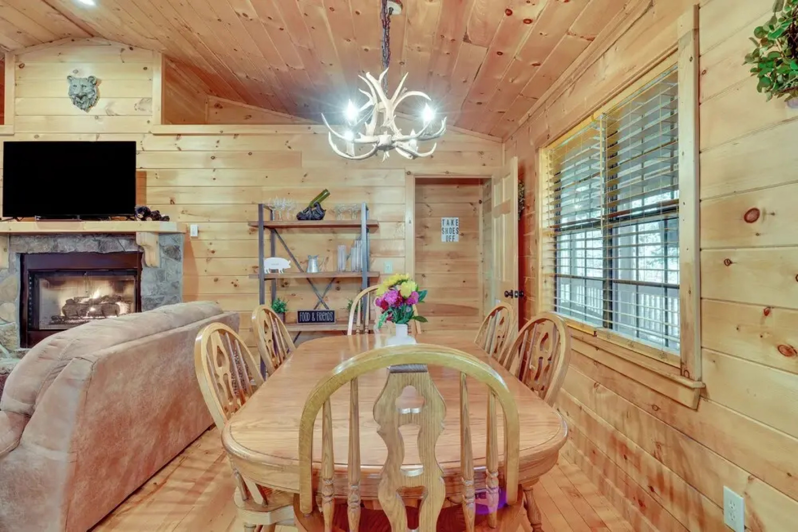 Hot Tub & Game Room: Blue Ridge Getaway