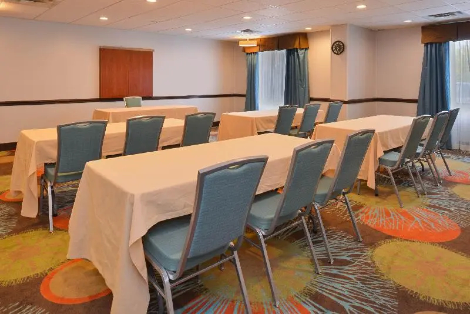 Holiday Inn Express Hotel & Suites Youngstown (North Lima/Boardman)